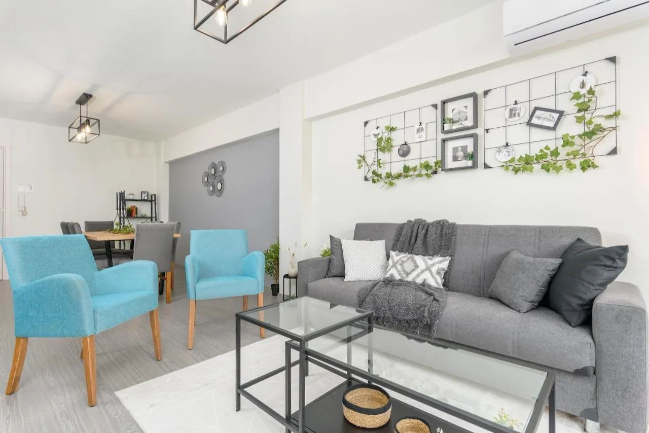 Amore 2-Br Apt By Finikoudes Larnaca