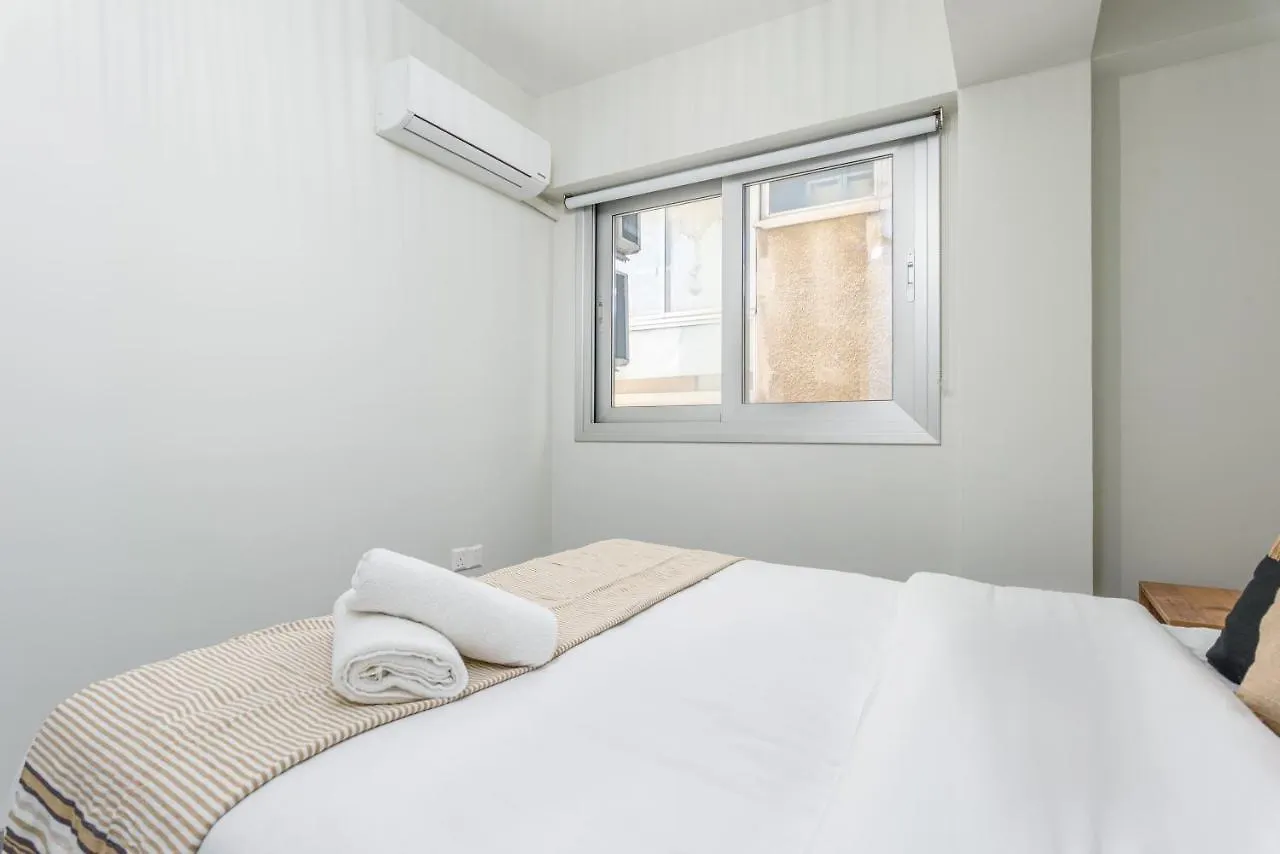 Amore 2-Br Apt By Finikoudes Larnaca